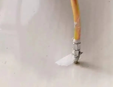 商洛瓷砖空鼓维修公司专业解答在瓷砖铺贴过程中，如果使用的砂料过粗（如全部使用了粗砂），可能会导致以下问题